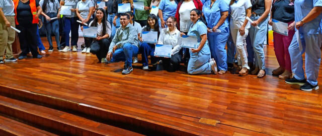 ESPERANZA: Entregaron certificados a 50 egresados de formación profesional